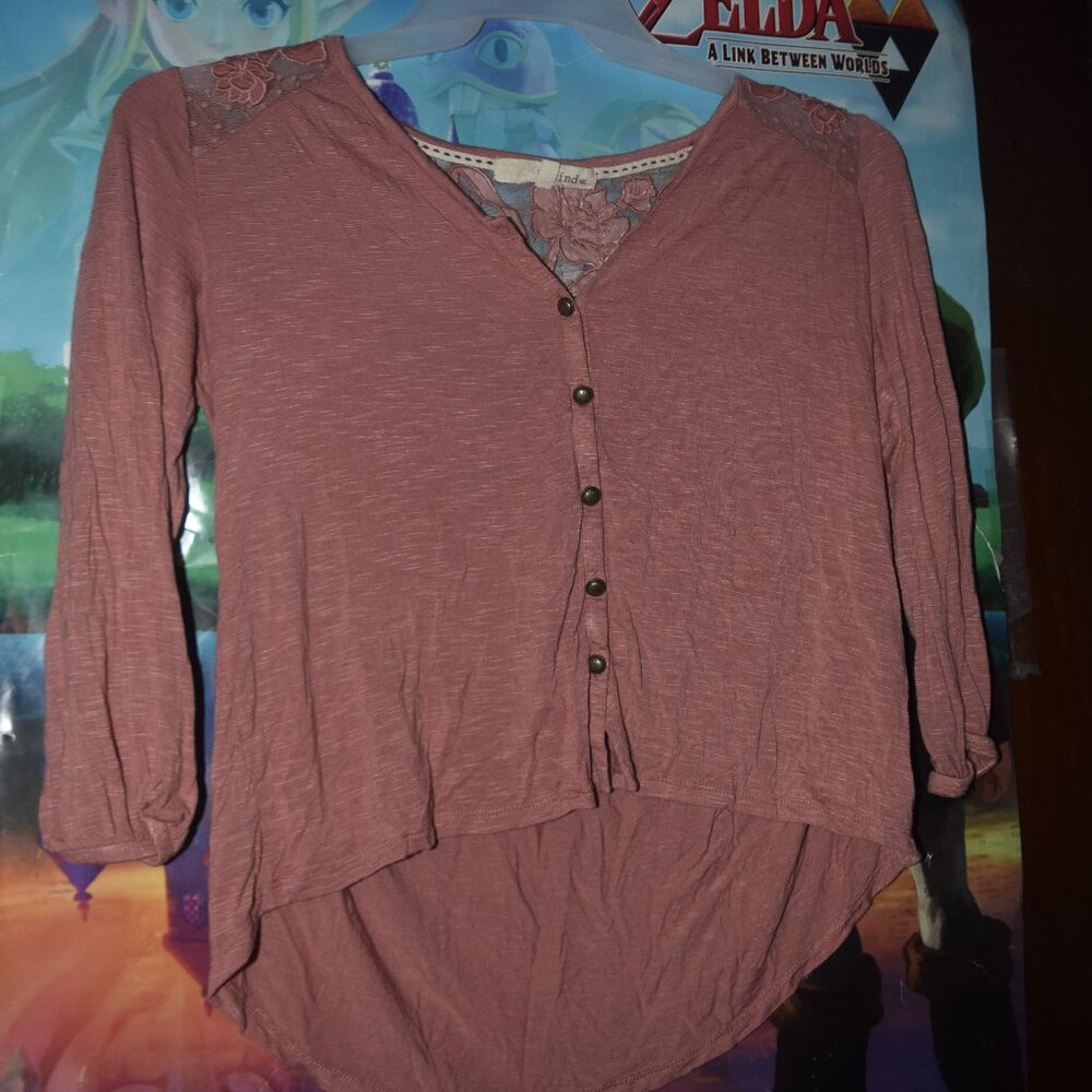 Rewind Juniors’ Lace Shoulder Button-Front Top – Mauve/Dusty Rose – Small